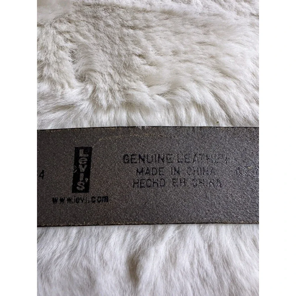 Levi Strauss Co Belt Brown Mens Size  42/105 Leather Distressed Silver tone